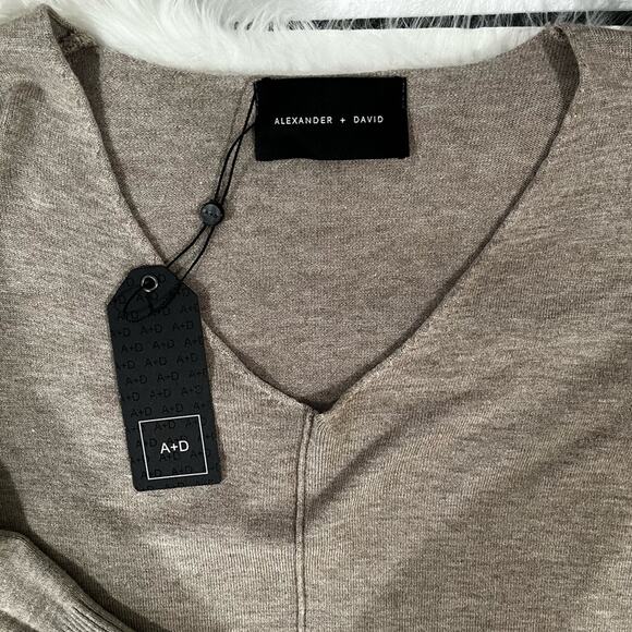 NEW Alexander + David V-Neck Longline Oversized Cozy Soft Tunic Sweater S/M NWT - Picture 9 of 16